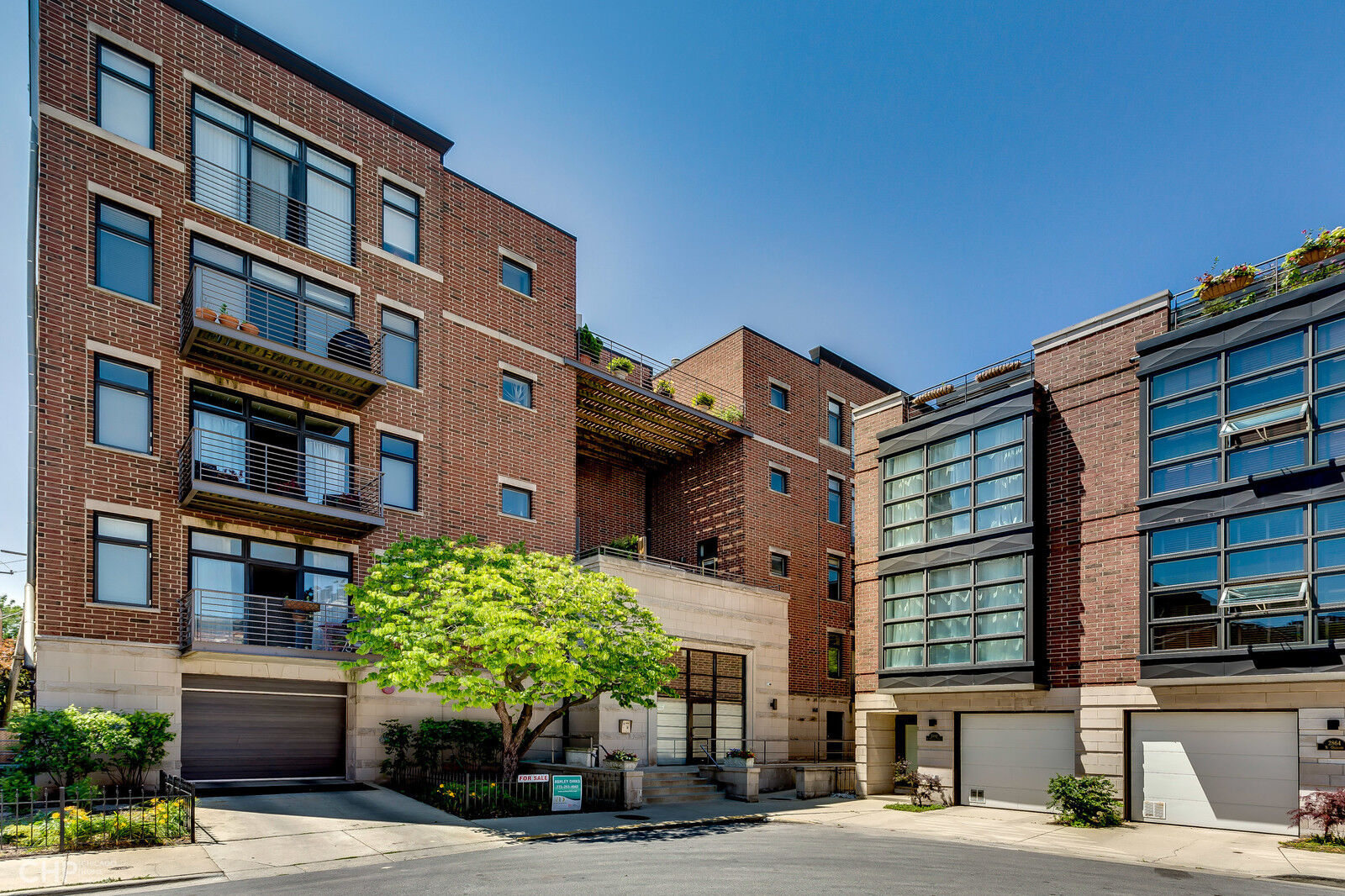 Property Photo:  2860 N Orchard Street 303  IL 60657 