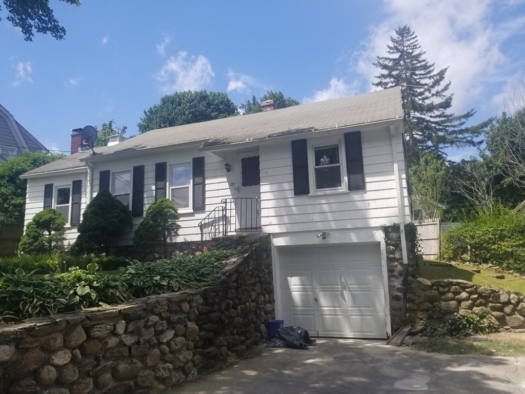 Property Photo:  137 Quinapoxet Ln  MA 01606 