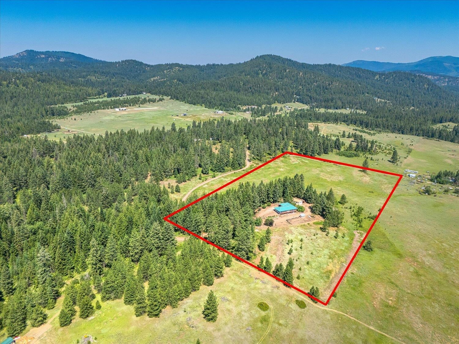 Property Photo:  1876 Horseshoe Lake Rd  WA 99006 