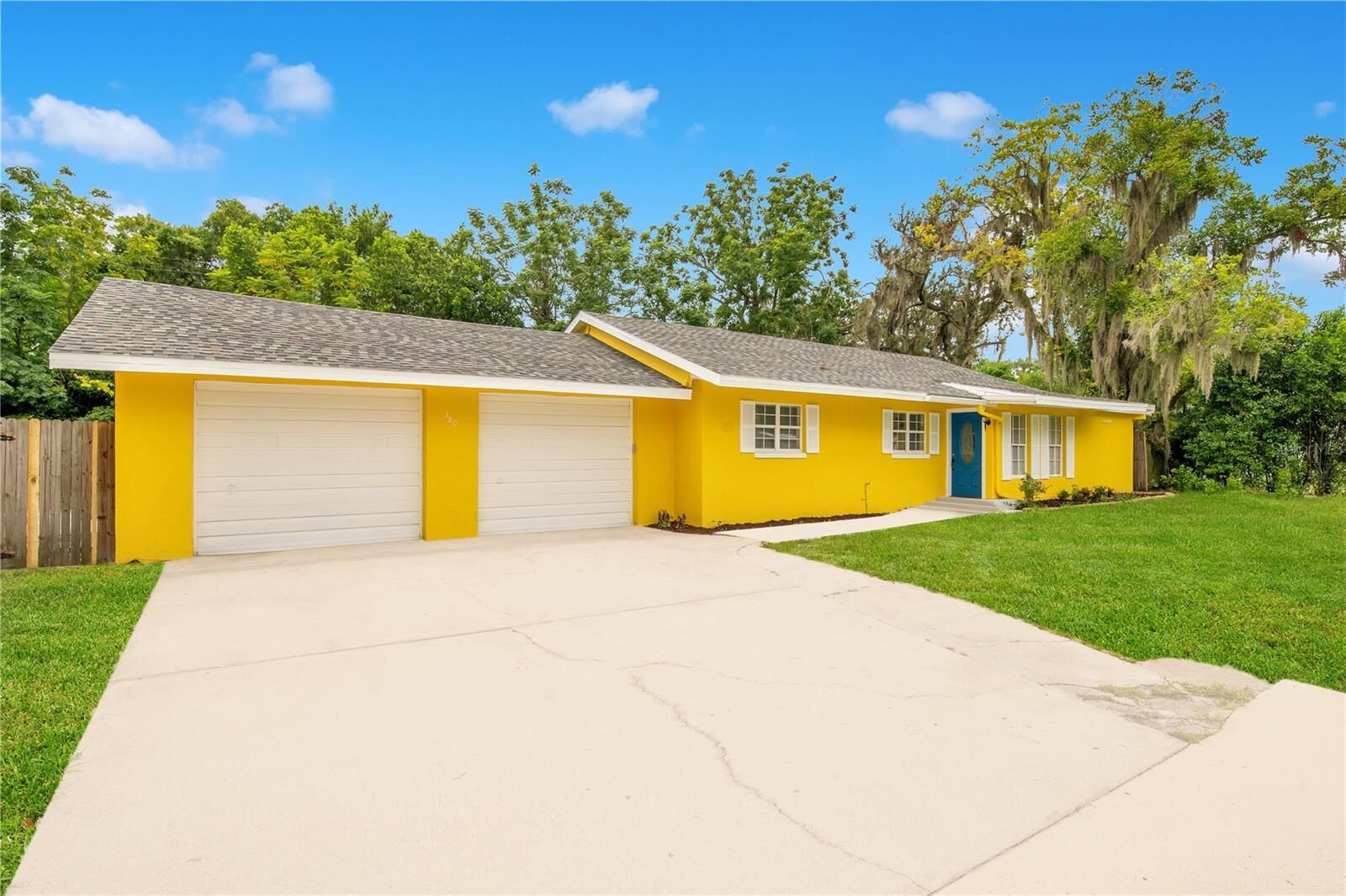 Property Photo:  380 Hibiscus Road  FL 32707 