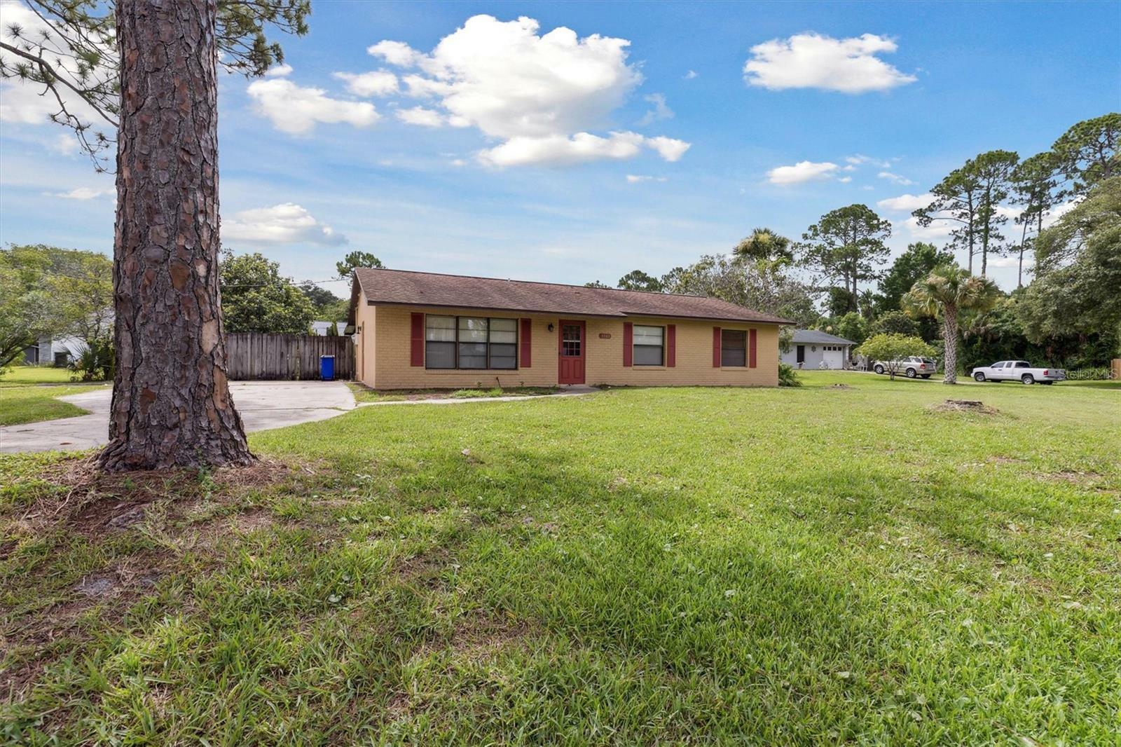 Property Photo:  3503 Yule Tree Drive  FL 32141 