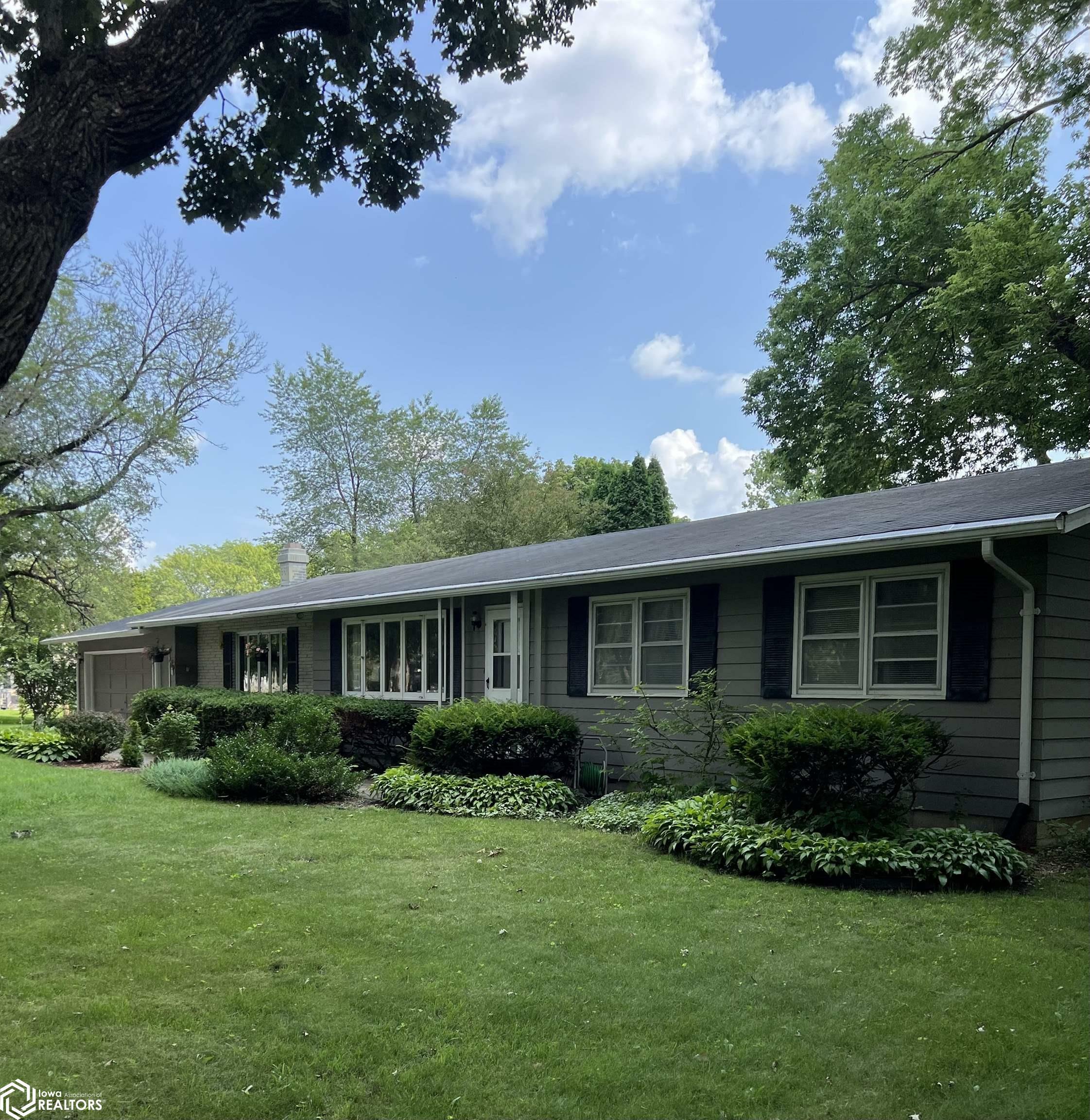 Property Photo:  2507 River Oaks Drive  IA 50126 