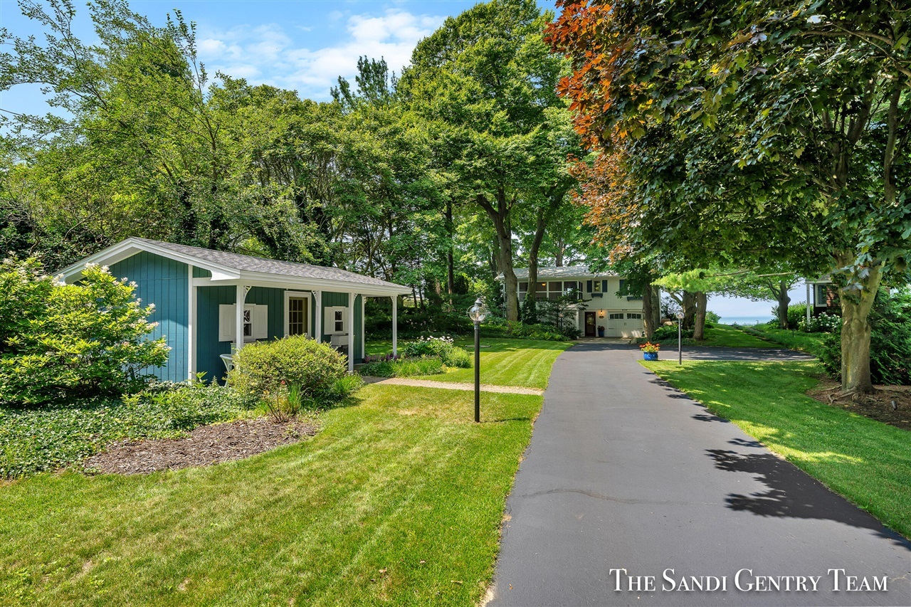 Property Photo:  4335 Lakes Edge Drive  MI 49424-5645 