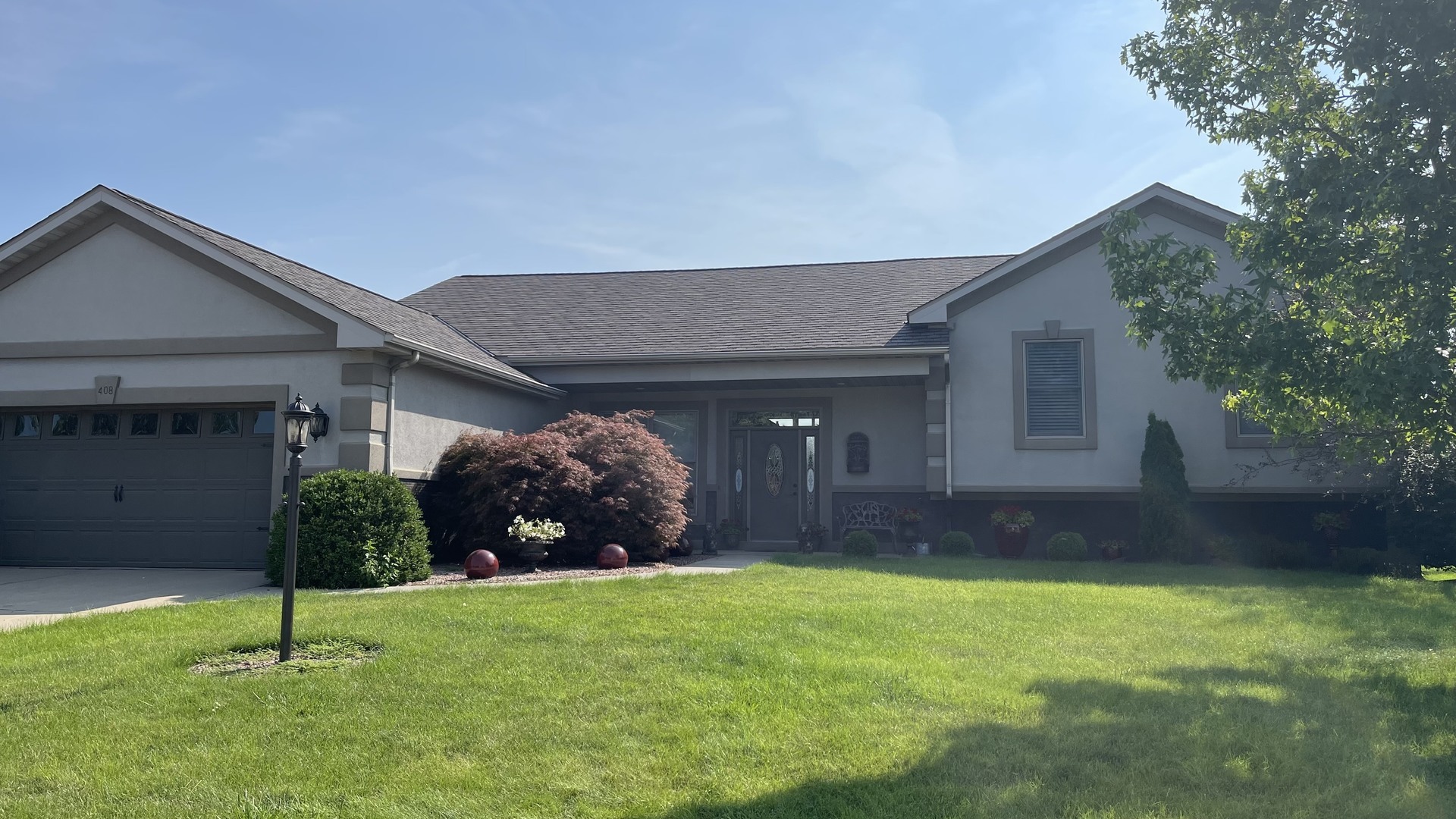 Property Photo:  408 Beringer Circle  IL 61802 