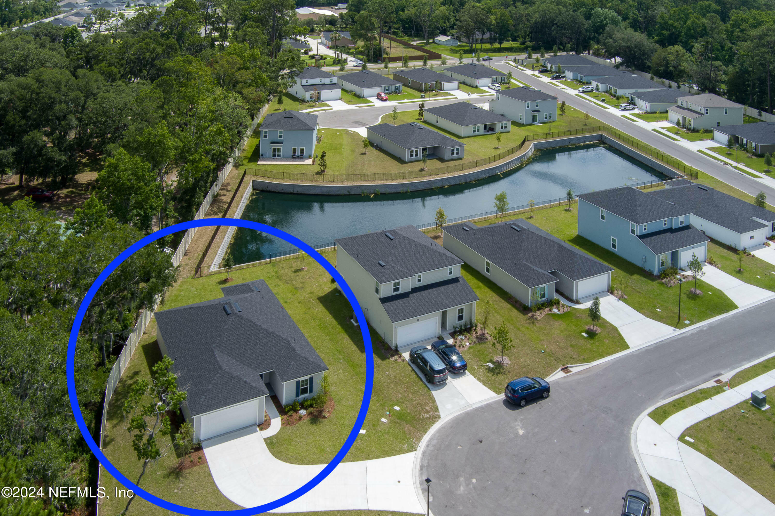 Property Photo:  12512 Creekside Manor Drive  FL 32218 