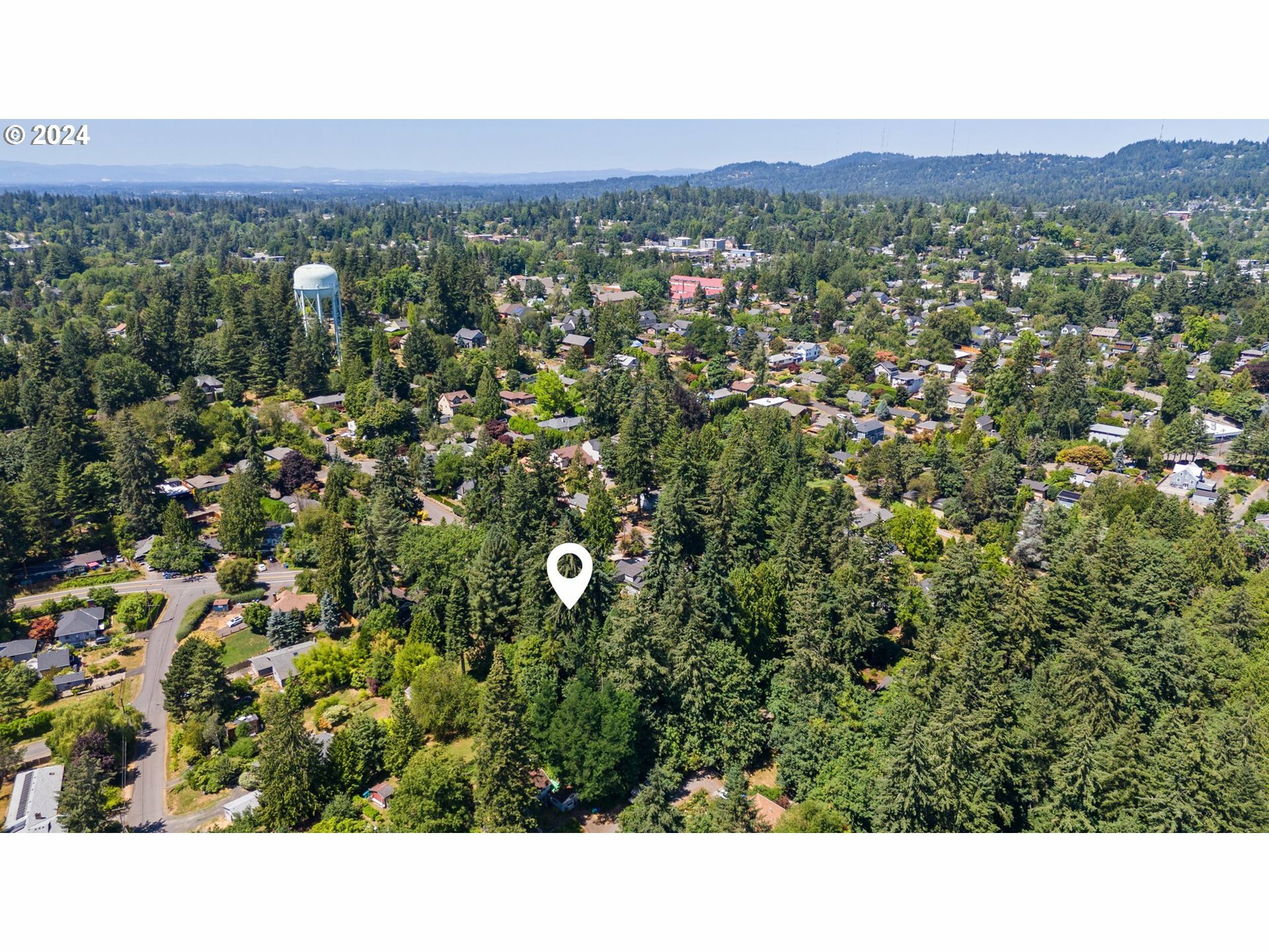 Property Photo: 1345 SW Taylors Ferry Ct OR 97219