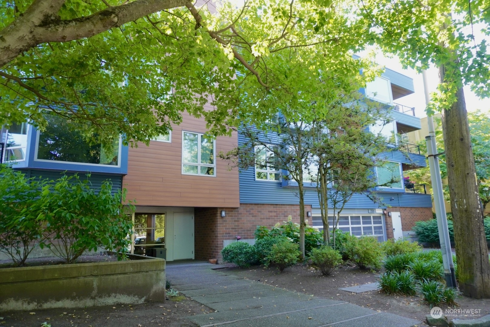 Property Photo:  2328 Fairview Avenue E 301  WA 98102 