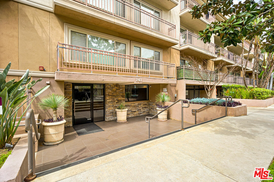 Property Photo:  141  S Clark Dr 529  CA 90048 