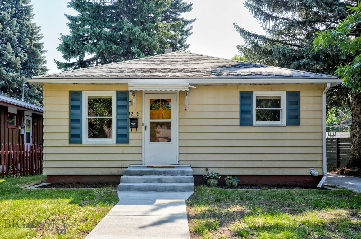 Property Photo:  1218 S Grand Avenue  MT 59715 