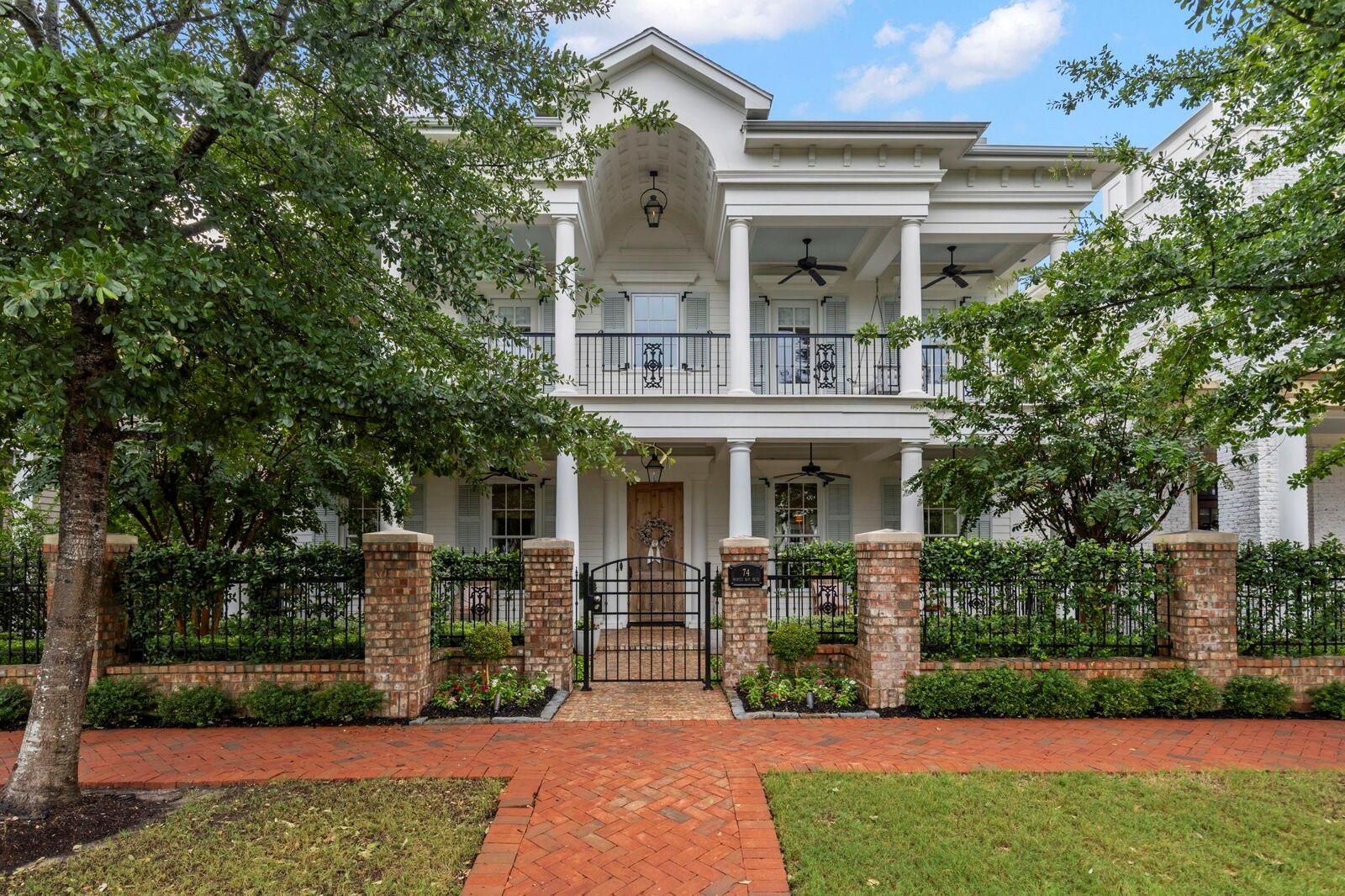 Property Photo: 74 North Bay Boulevard TX 77380