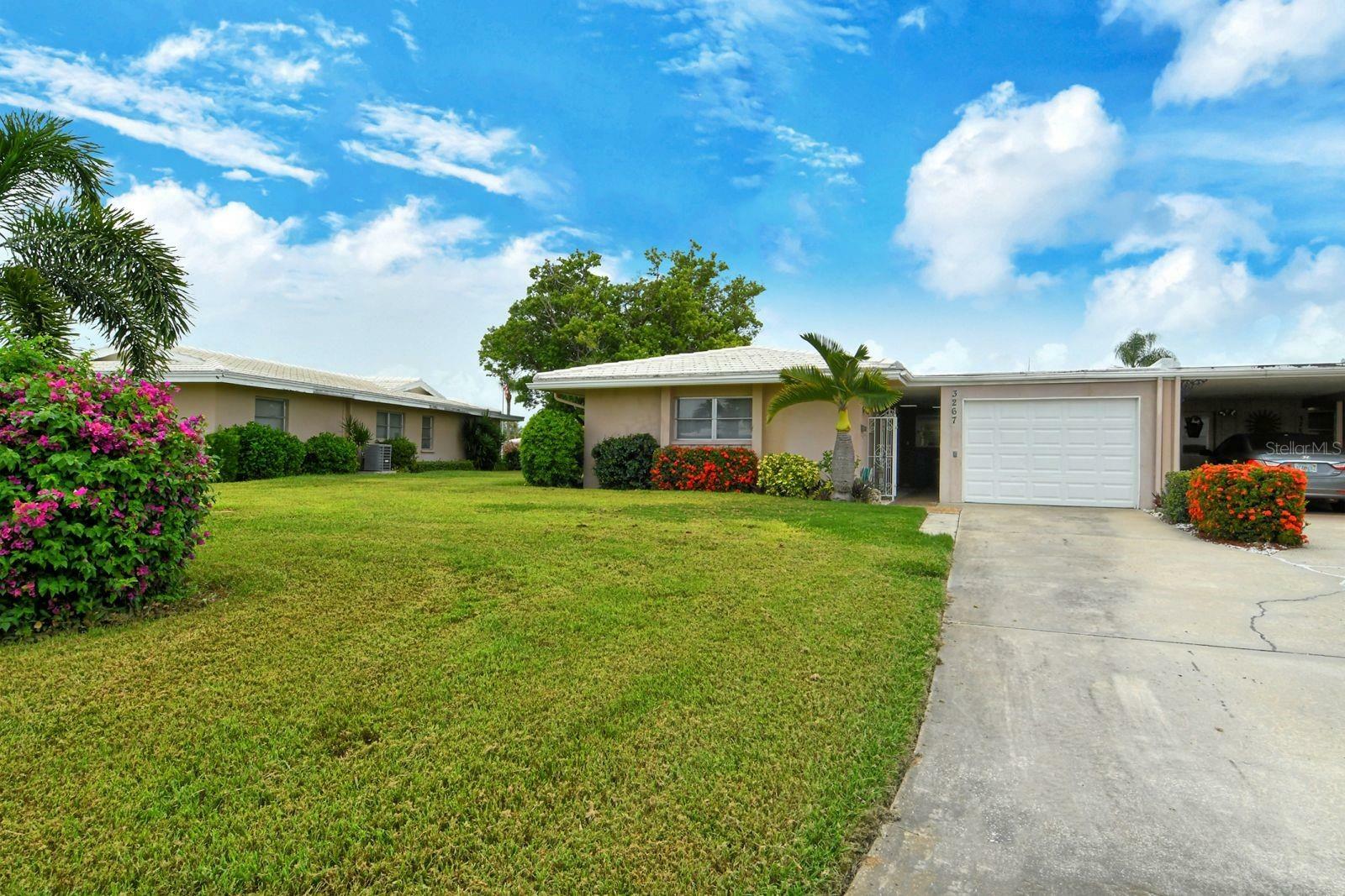 3267 Suffolk Lane 519  Sarasota FL 34239 photo