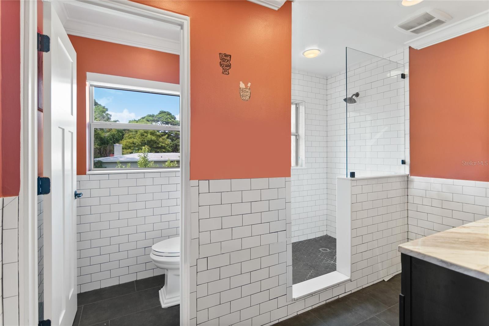 Property Photo: 515 N Boyd Street FL 34787