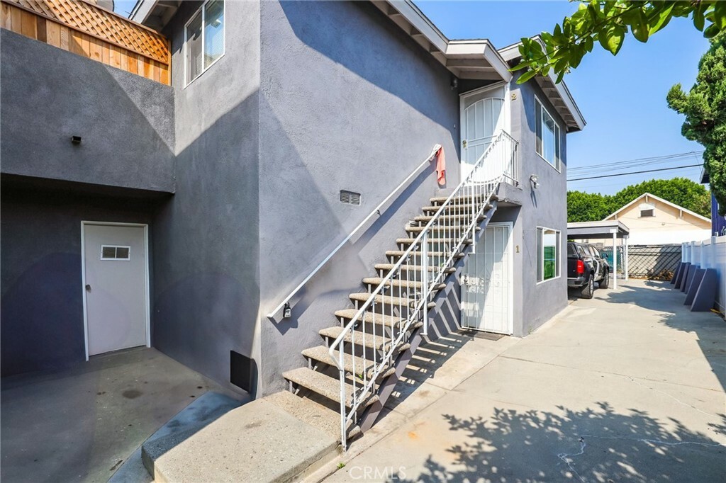 Property Photo:  509 S Mathews Street  CA 90033 