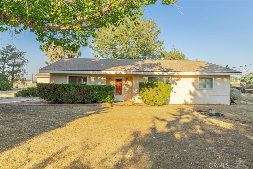 Property Photo:  43040 41st Street W  CA 93536 