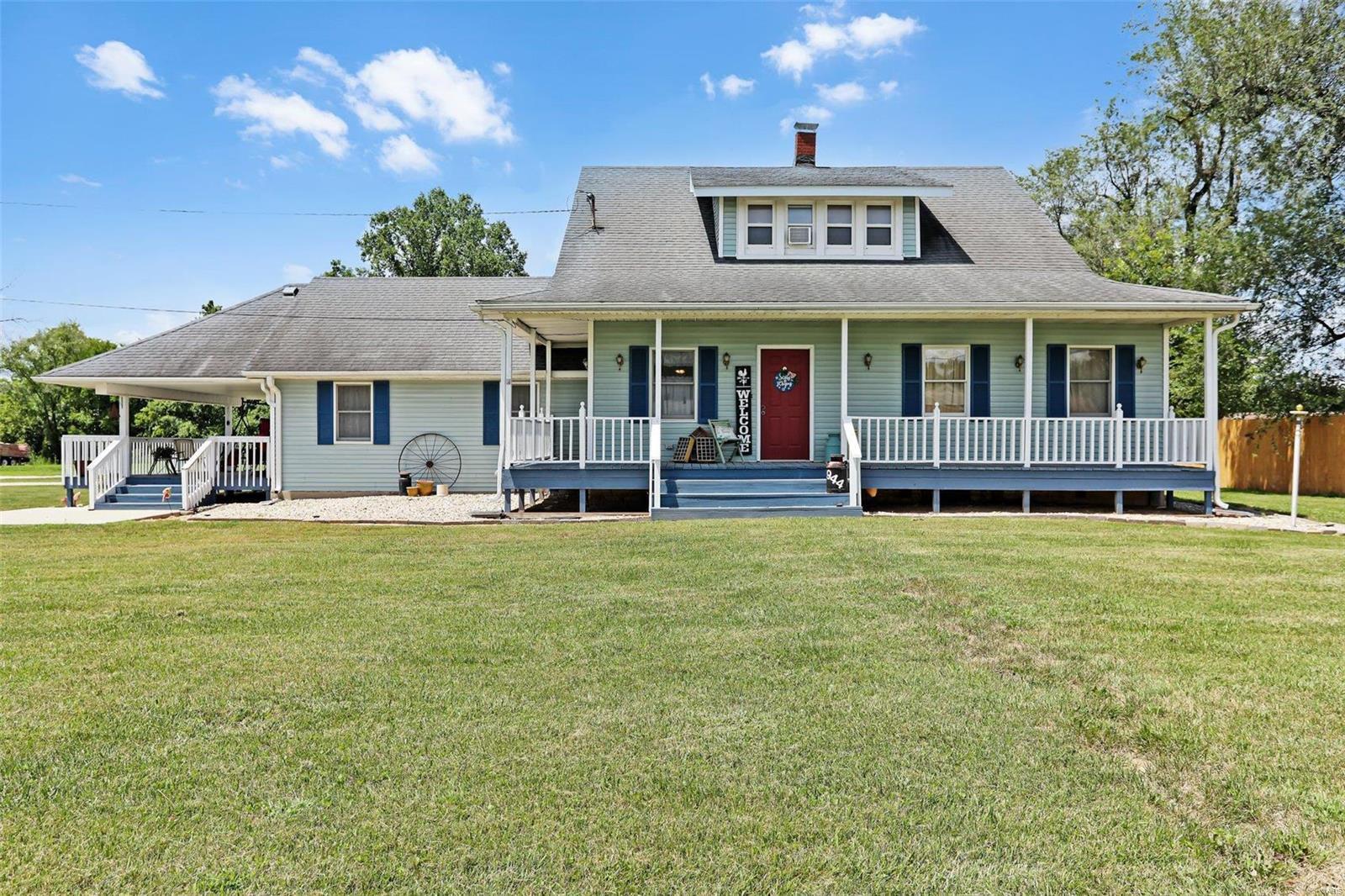 Property Photo:  944 Albers Lane  IL 62010 