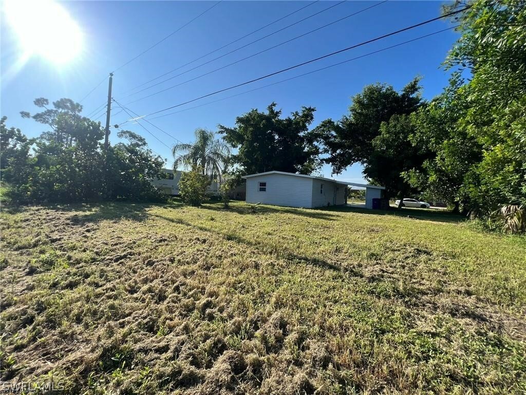 Property Photo:  1109 Gifford Avenue N  FL 33936 