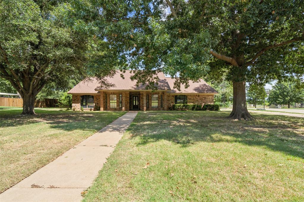 Property Photo:  105 Tanglewood Circle  TX 76401 