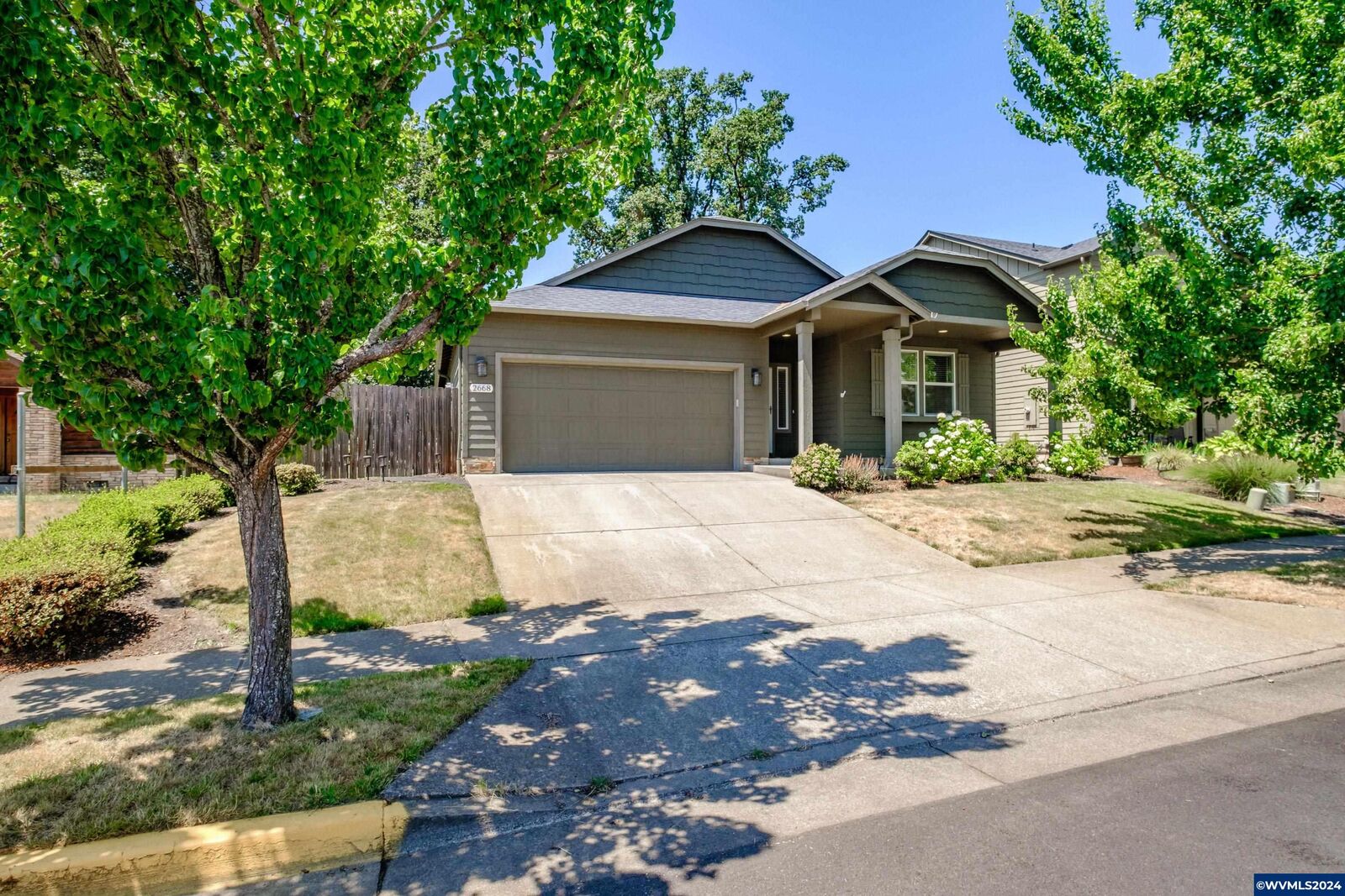 Property Photo: 2668 Oak Ridge St NW OR 97321