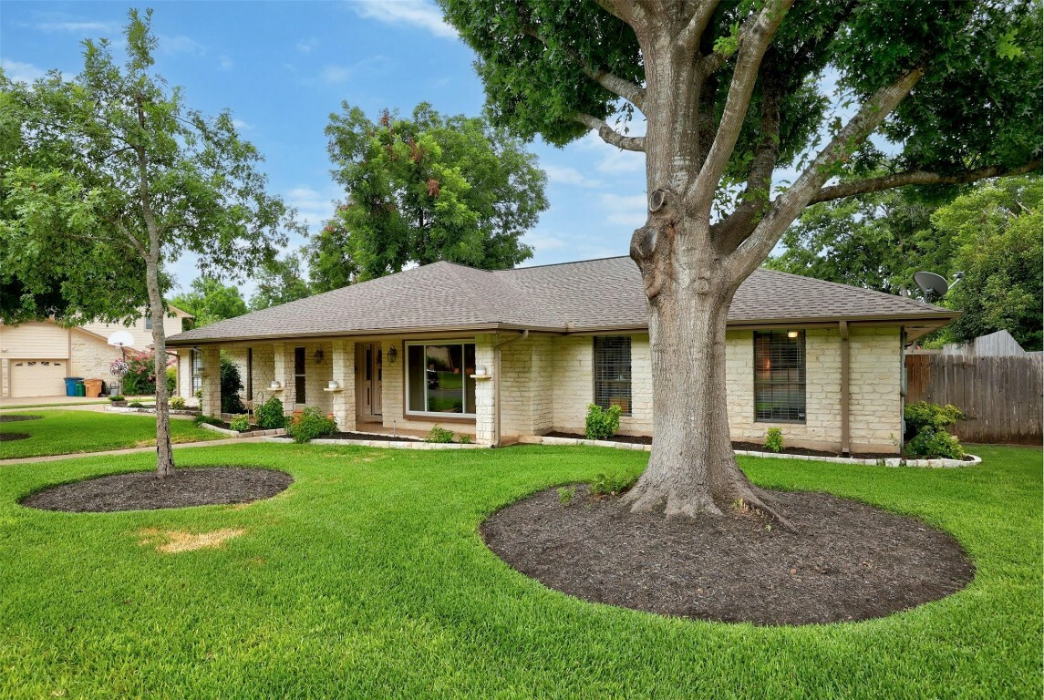 Property Photo: 11415 Dosshills Drive TX 78750