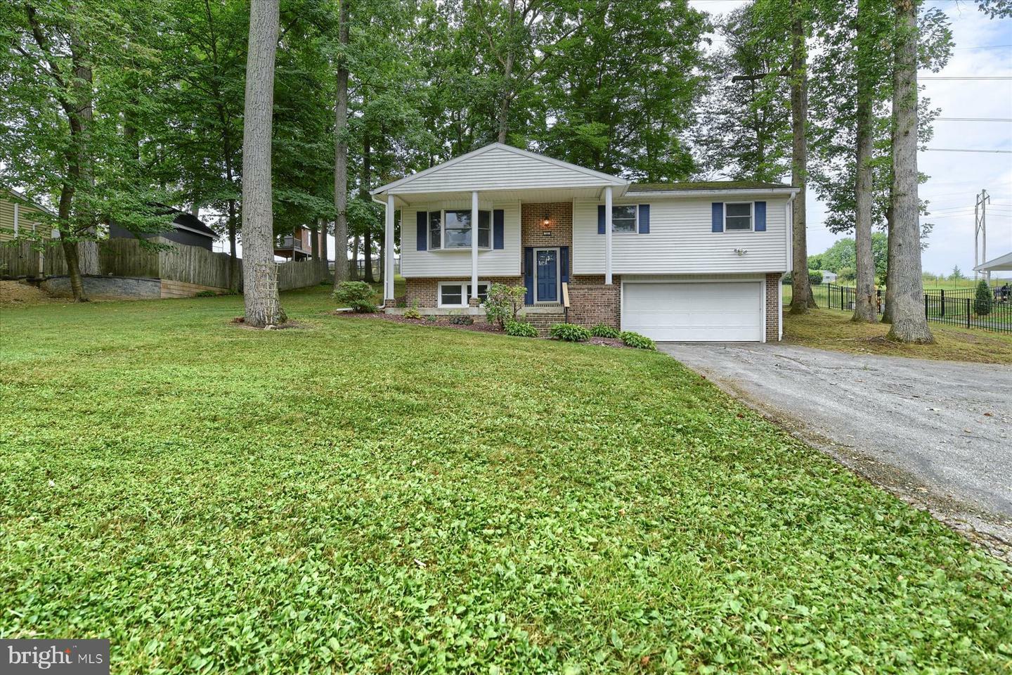 Property Photo:  28 Autumn Drive  PA 17019 