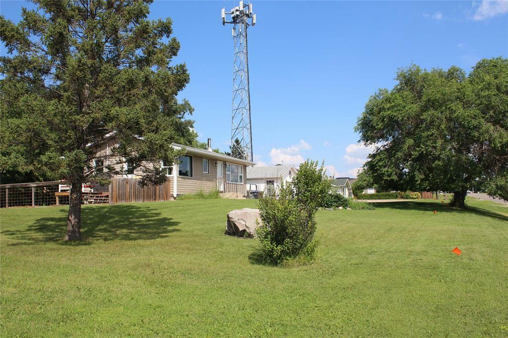 Property Photo:  1705 Braecrest Drive  MB R7C 0B2 