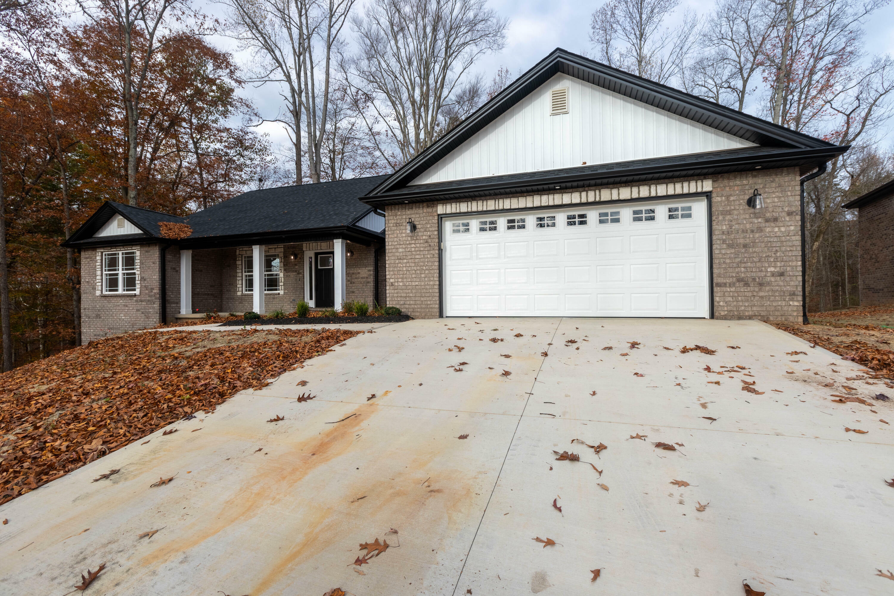 Property Photo:  420 Silver Creek Drive  KY 42503 