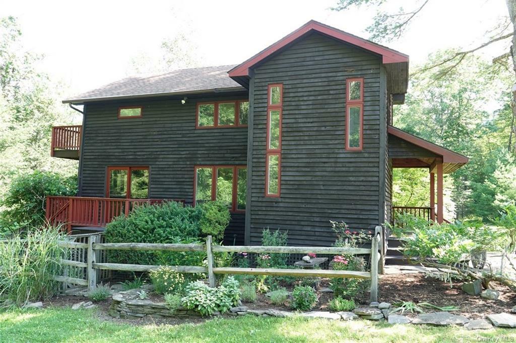 Property Photo:  181 Silver Hollow Road  NY 12495 