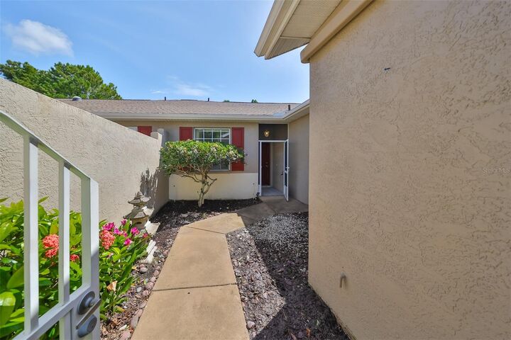 Property Photo: 633 Tremont Greens Lane 16 FL 33573
