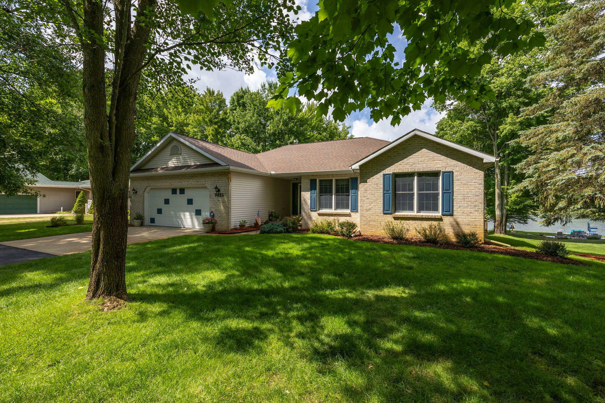 Property Photo:  9852 Fawn Lake Drive  MI 49346 