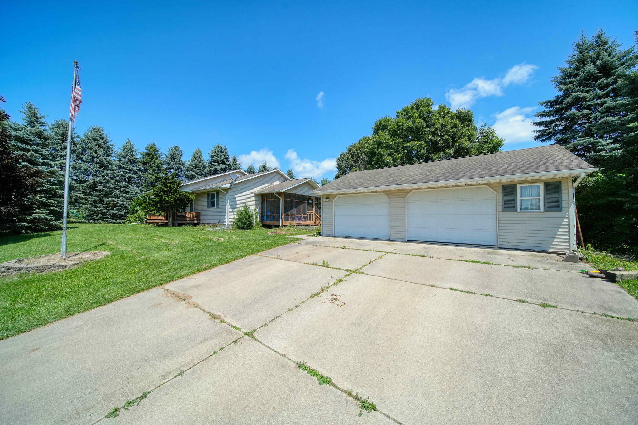 Property Photo:  10311 Heatherlawn Court  MI 49249 