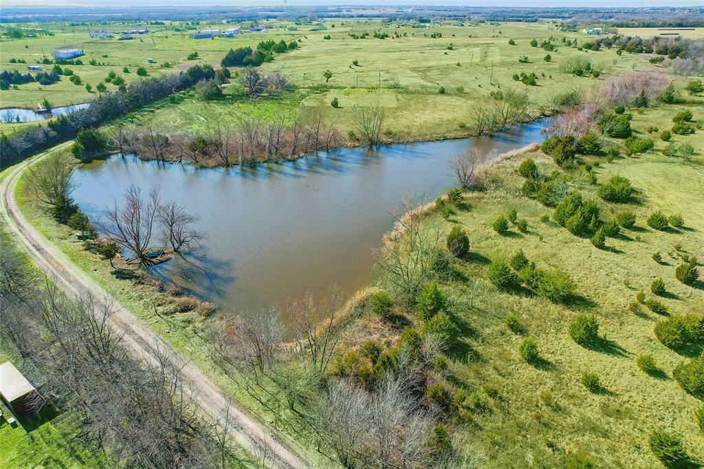Property Photo: 936 County Road 1121 TX 75442