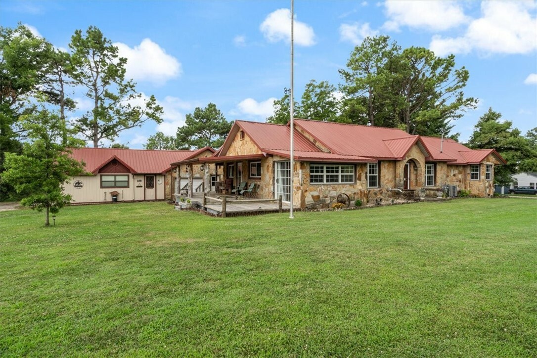 Property Photo:  493 E Lowell Avenue  AR 72718 