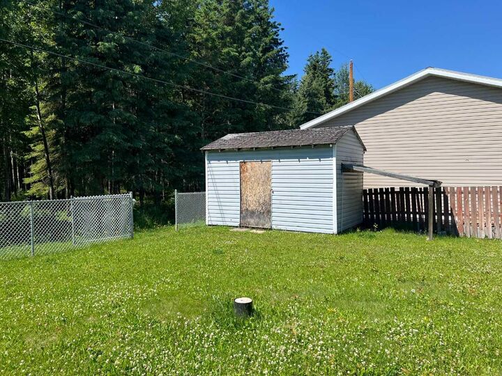 Property Photo: 413 2 Avenue AB T0H 1P0