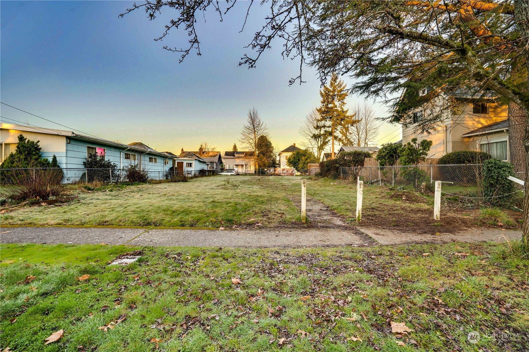 Property Photo:  634 S Steele Street  WA 98405 