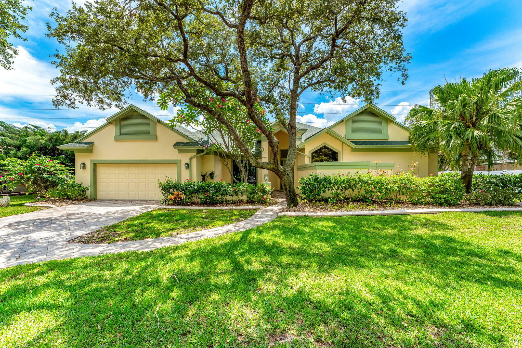 Property Photo:  881 Peregrine Drive  FL 32903 