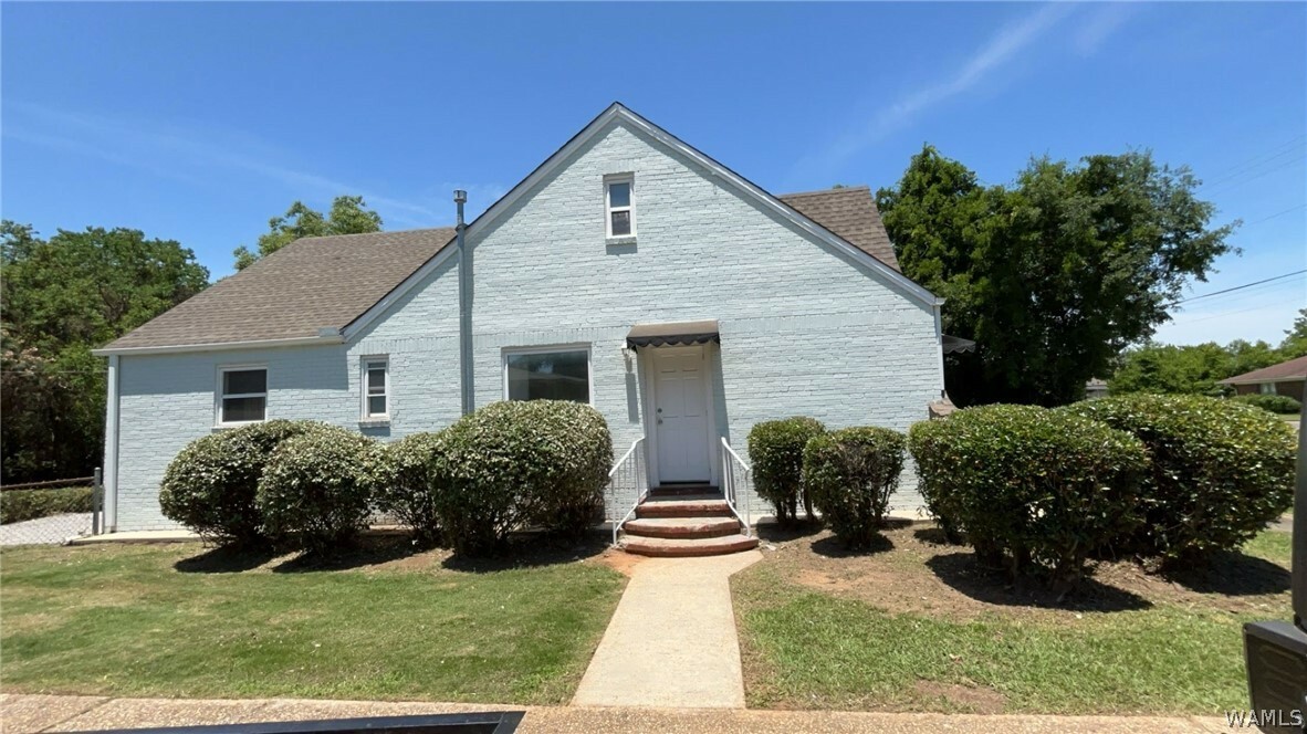 Property Photo:  2218 Prince Ave  AL 35401 