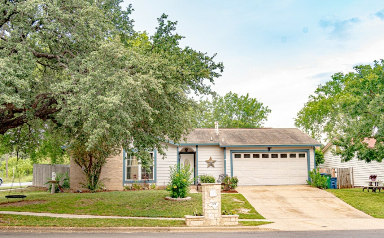 Property Photo:  601 Great Britain Boulevard  TX 78748 