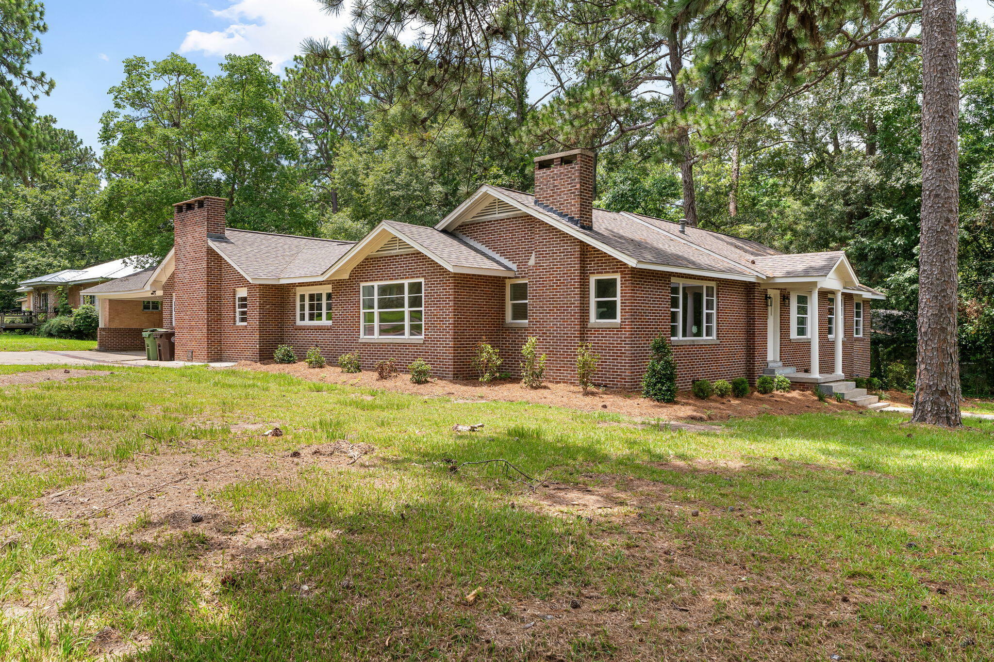 Property Photo:  1906 Adeline St.  MS 39401 