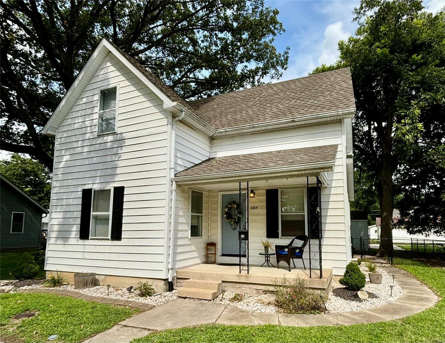 Property Photo:  107 S Cherry Street  IL 62243 