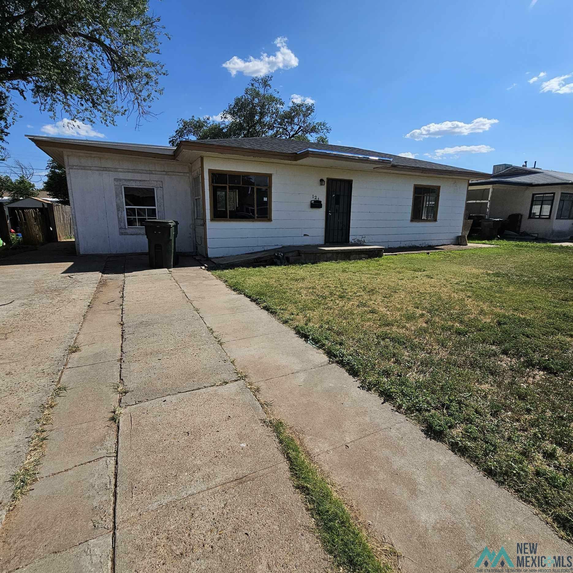 Property Photo: 121 Park Drive NM 88101