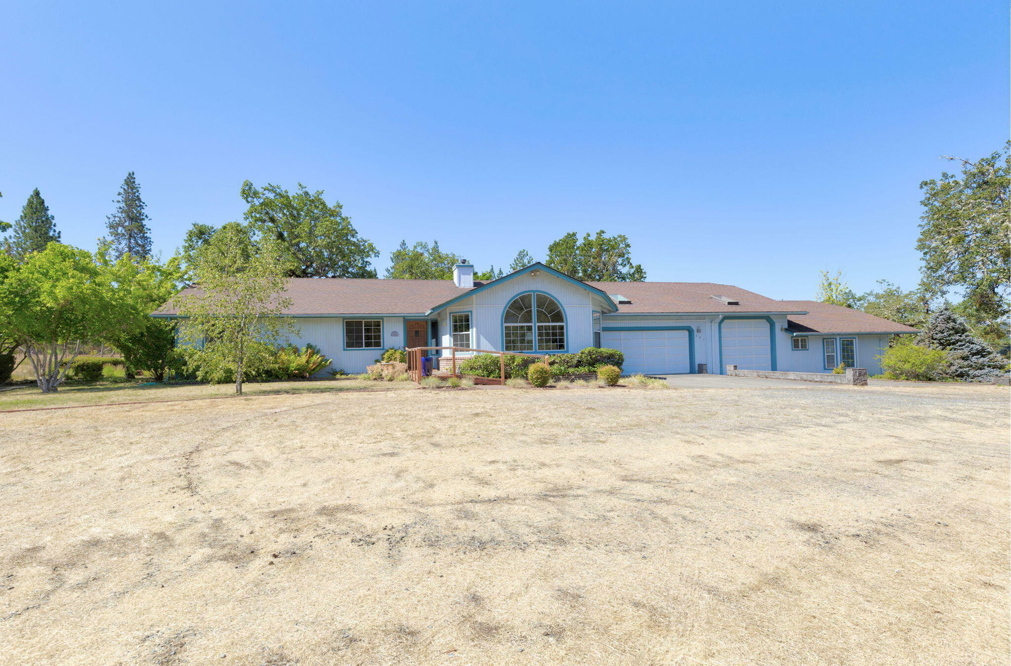 Property Photo:  241 Sun Oak Way  OR 97526 