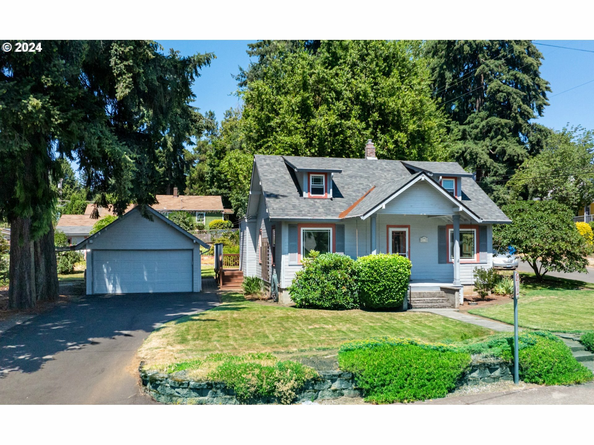 MLS#24565348: 2330 E McLoughlin Blvd, Vancouver, WA 98661