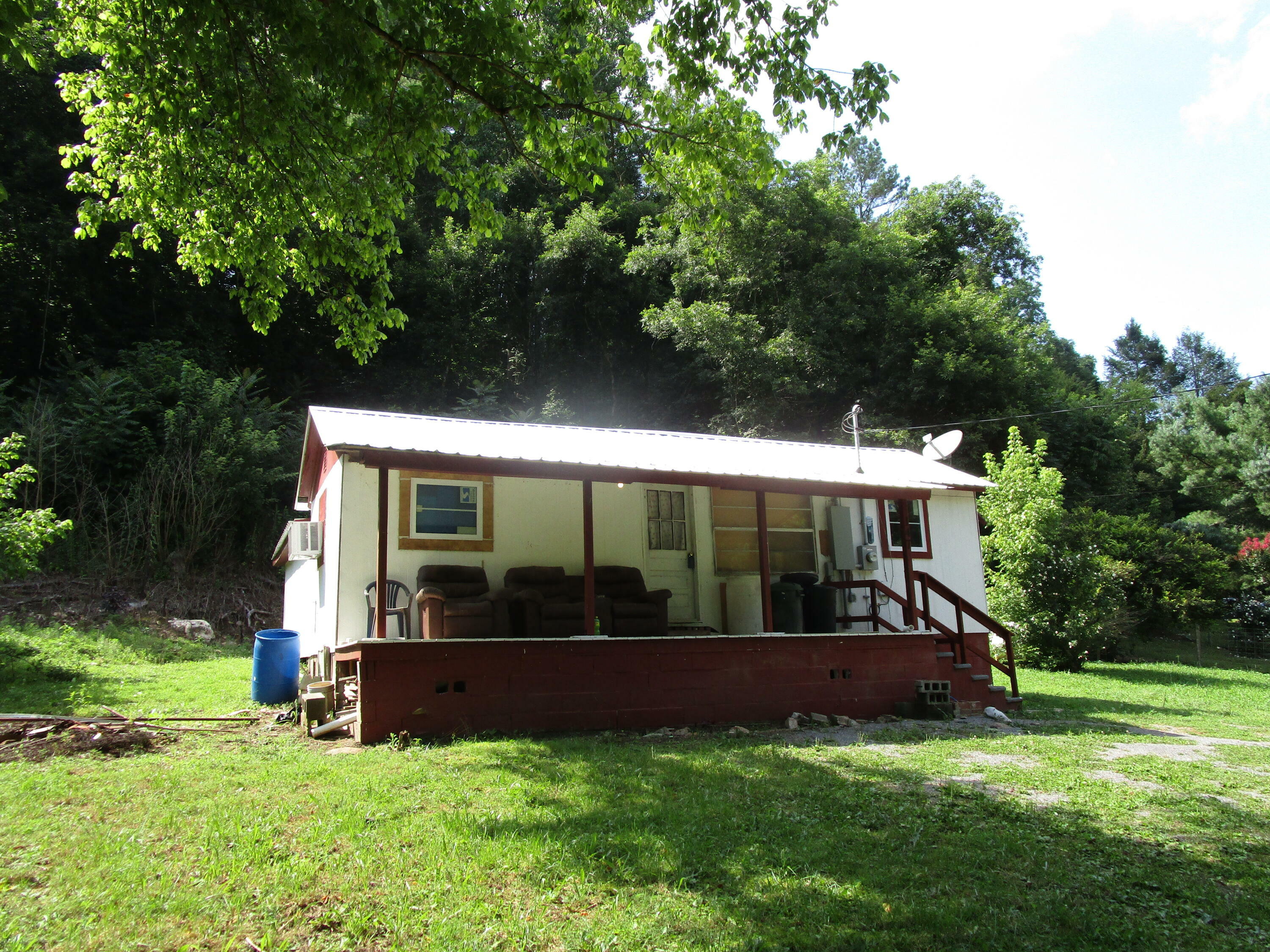 Property Photo:  147 North Highway 107  TN 37727 