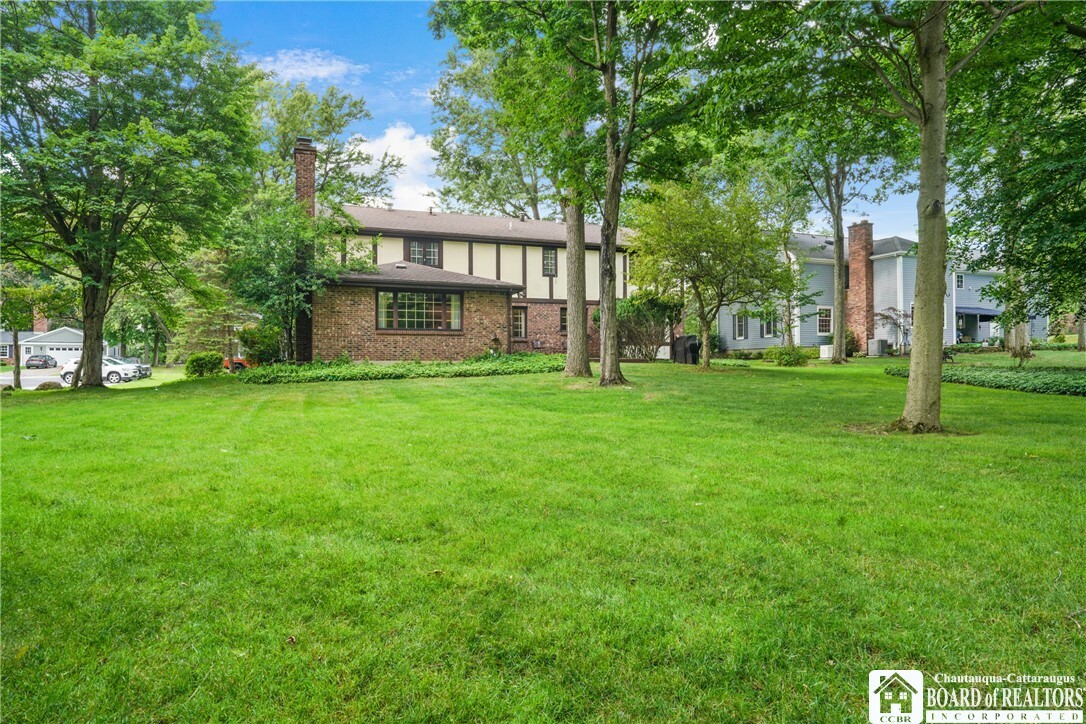 Property Photo:  222 Stonehenge Drive  NY 14127 