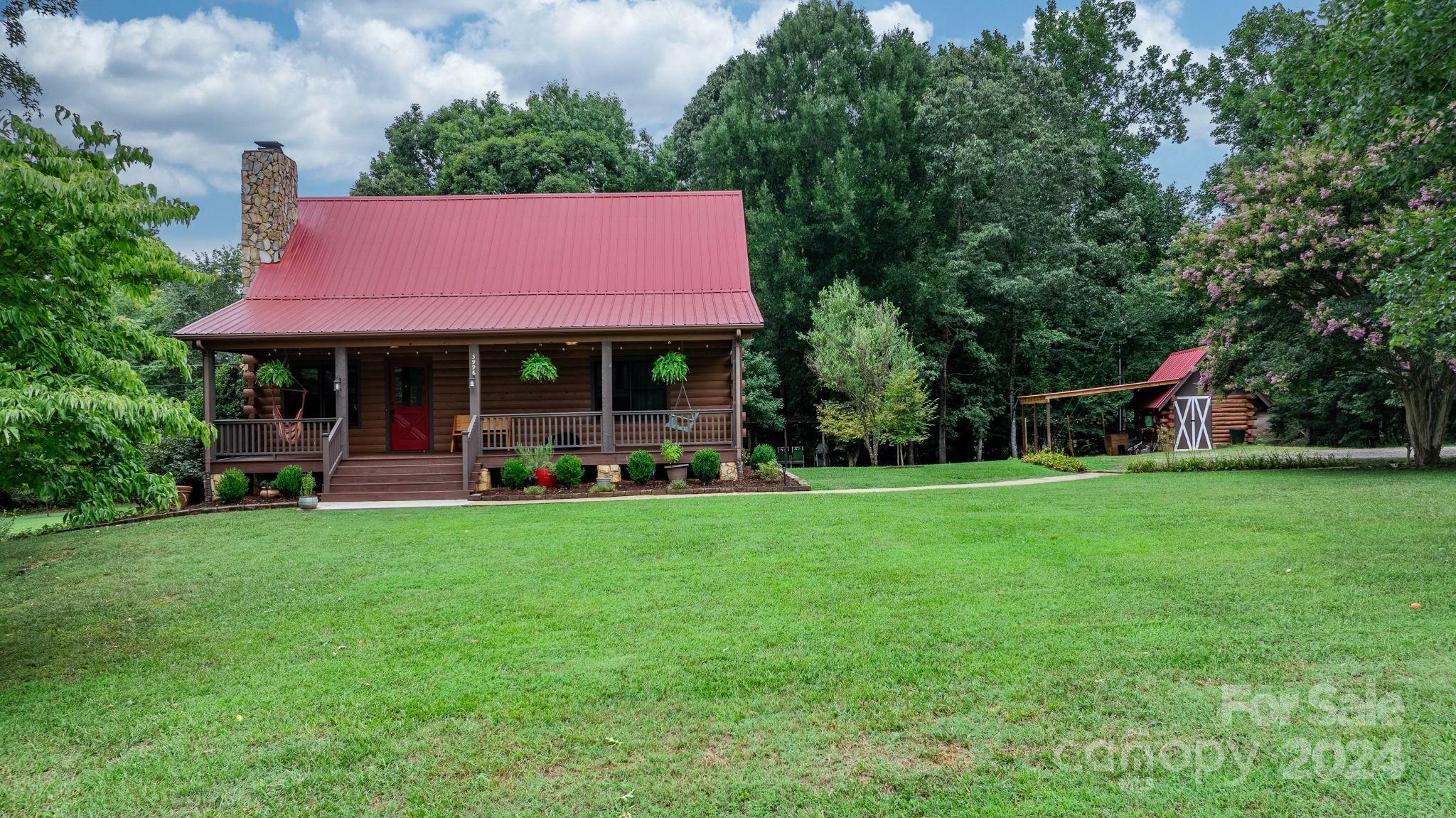 Property Photo:  3996 Kahill Street  NC 28602 