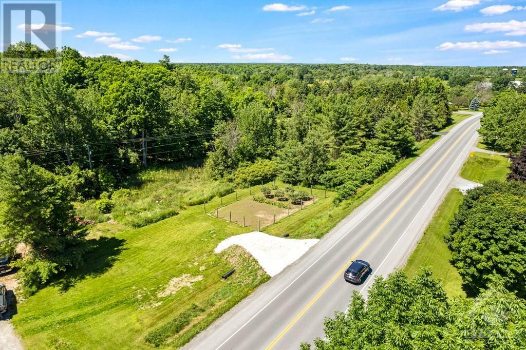 Photo de la propriété:  2561 Rideau Ferry Road  ON K7H 0G5 