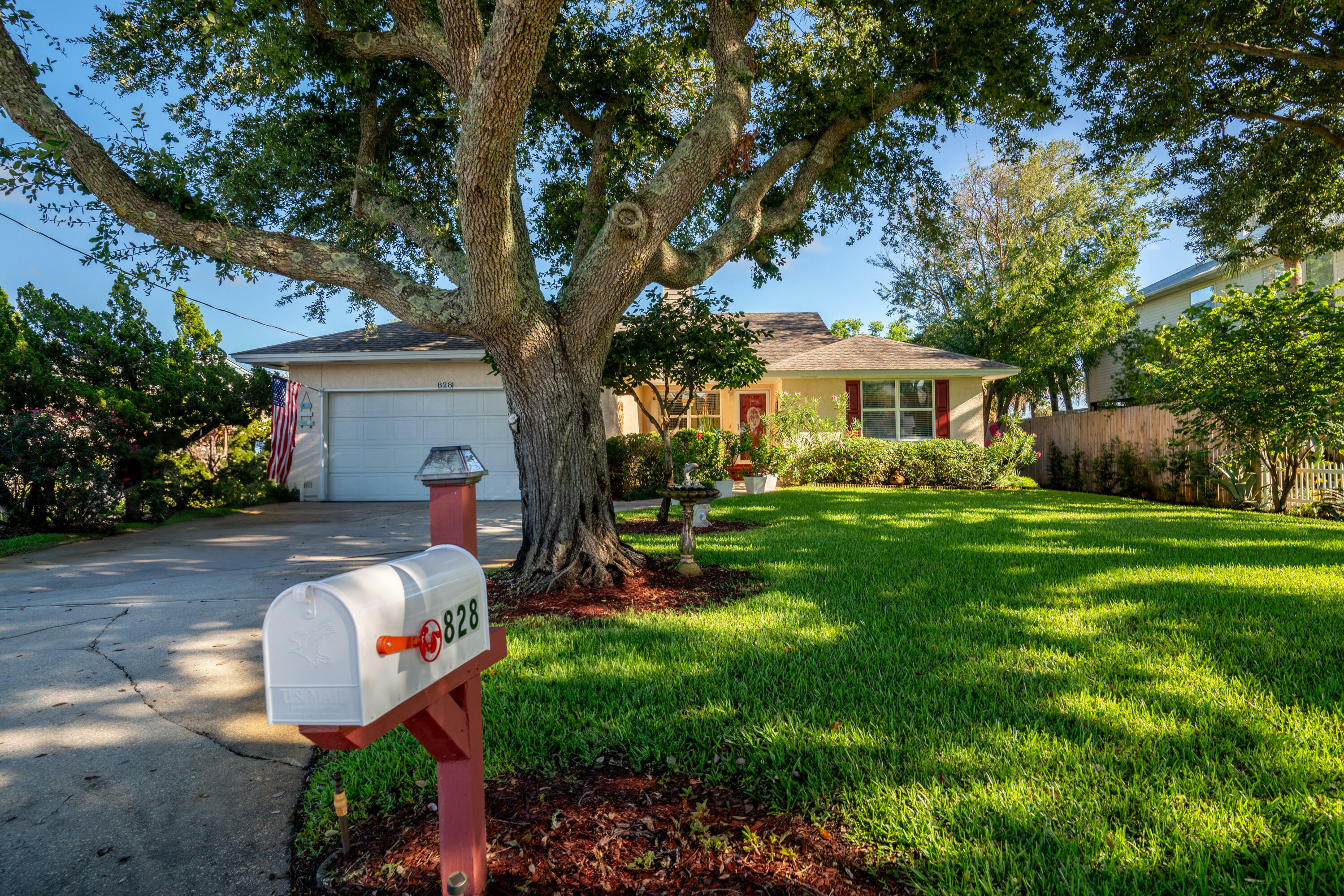 Property Photo:  828 Tarpon Drive  FL 32548 