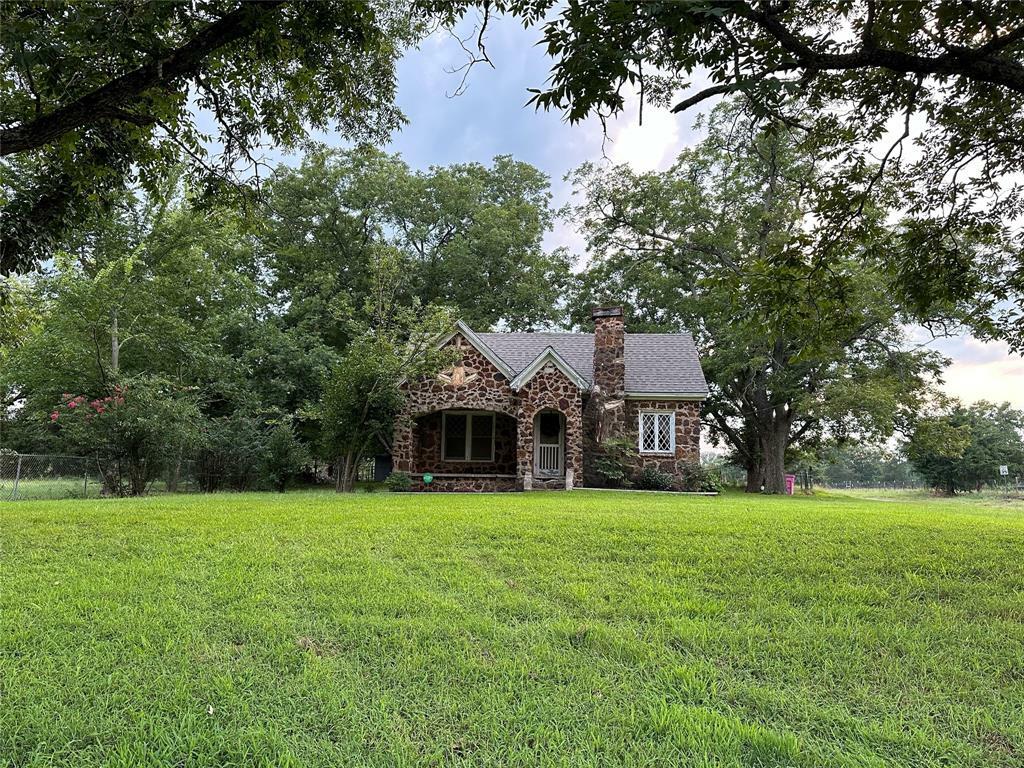 Property Photo:  1706 County Road 2420  TX 75471 