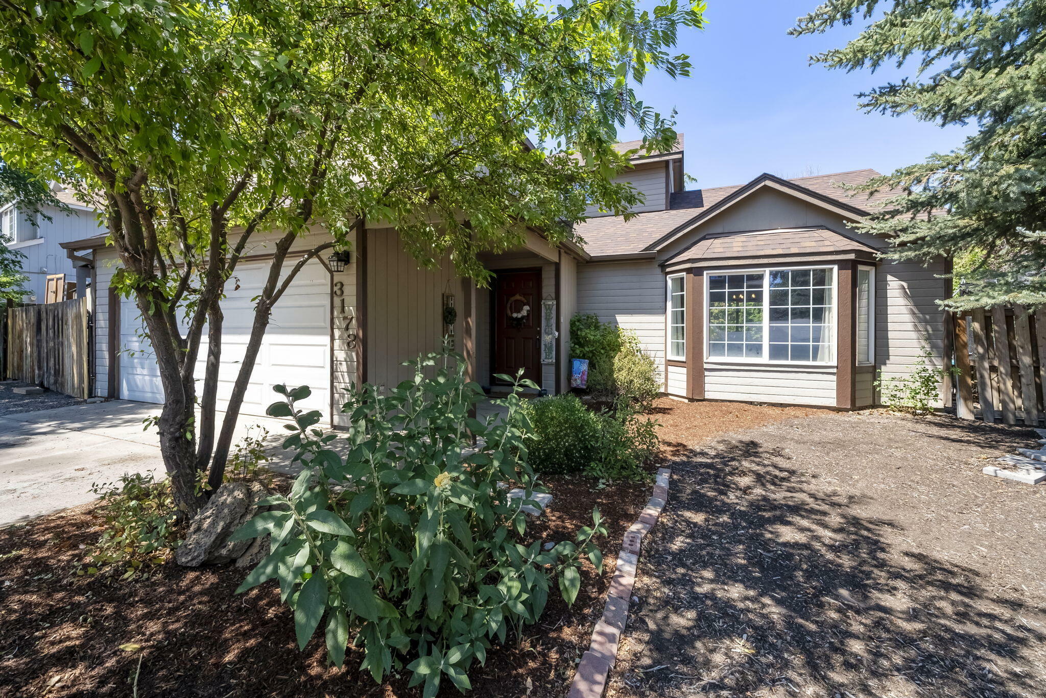 Property Photo:  3178 NE Manchester Avenue  OR 97701 