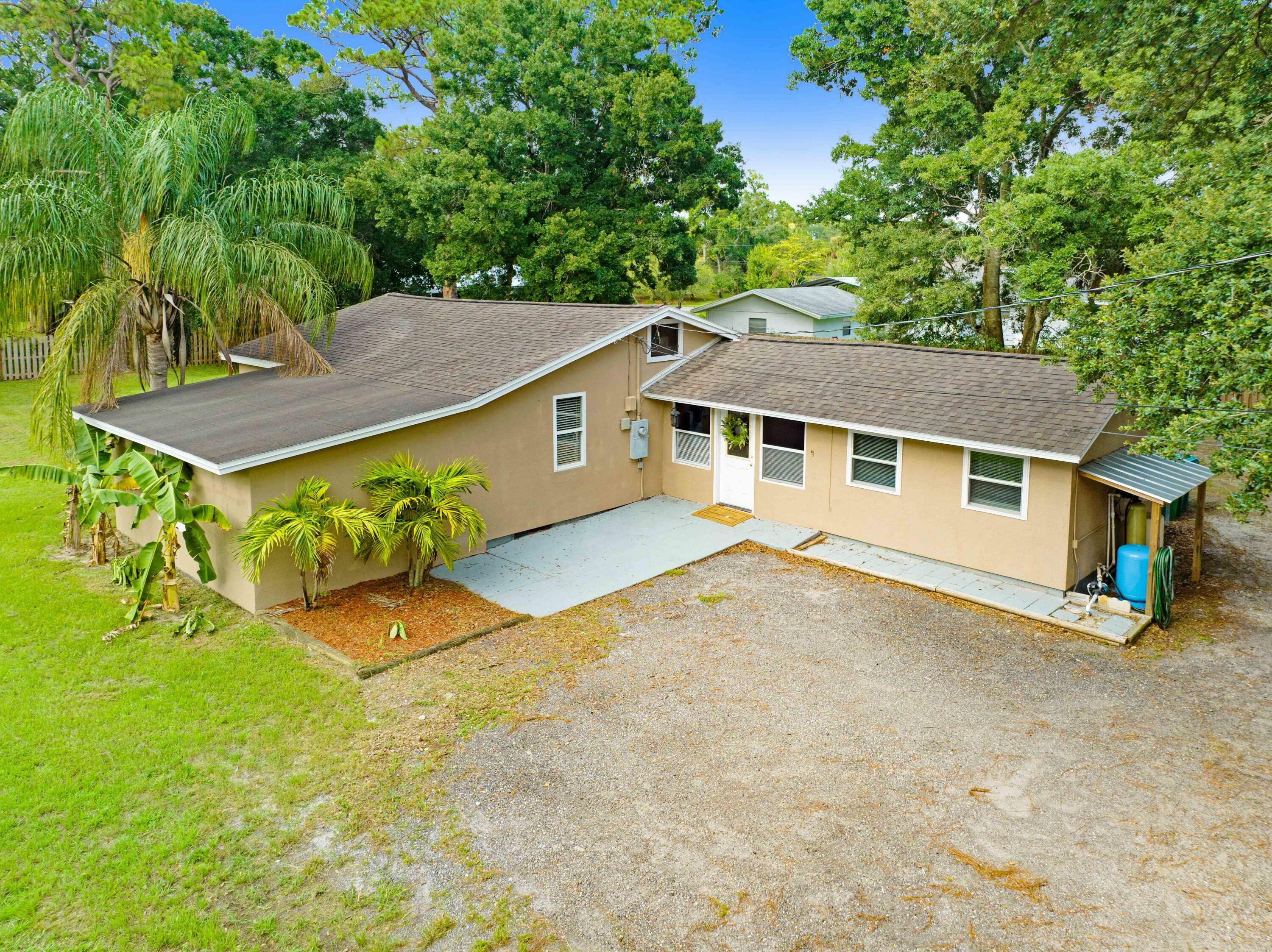 Property Photo:  680 Missouri Street  FL 32904 